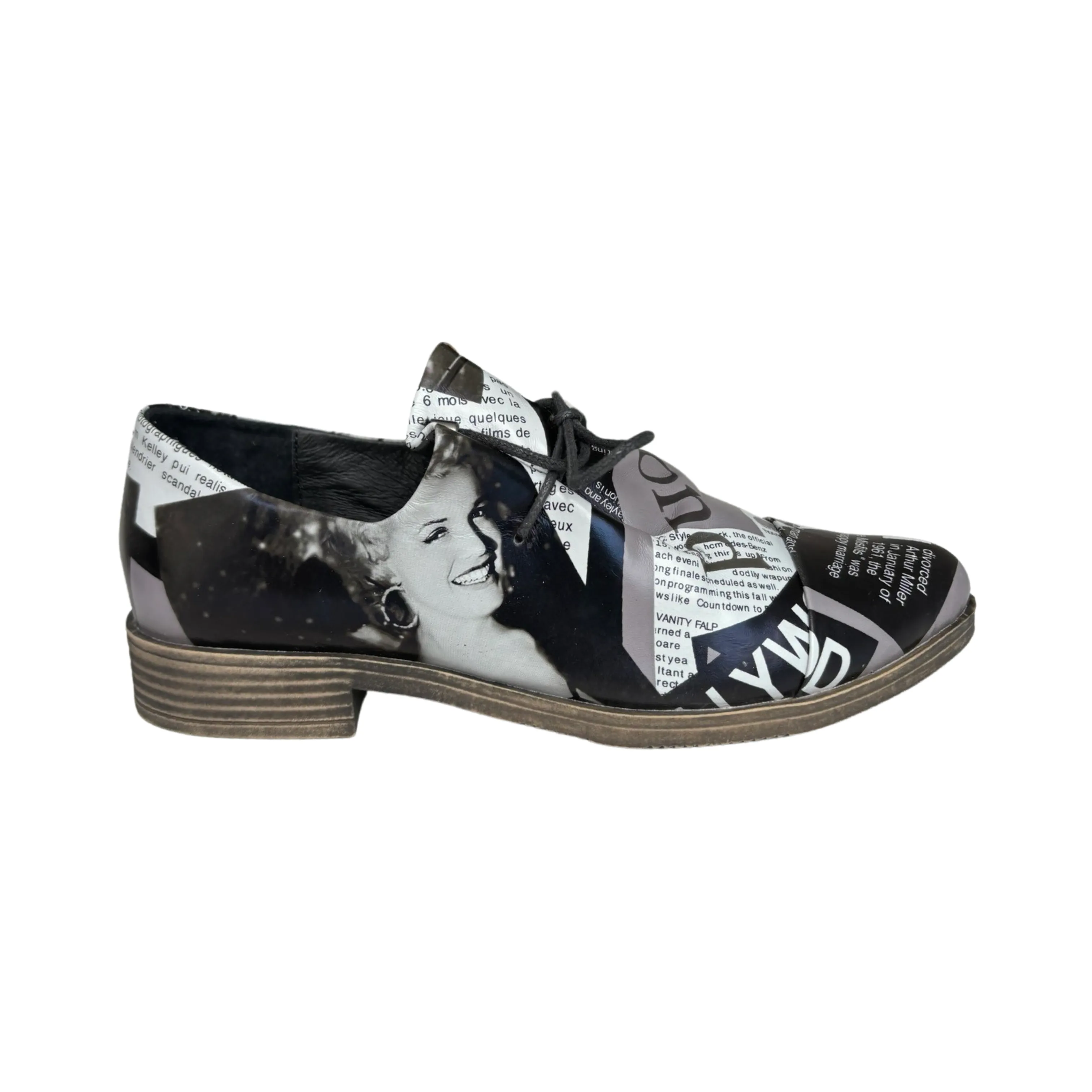 Kotty News Print Leather Flat