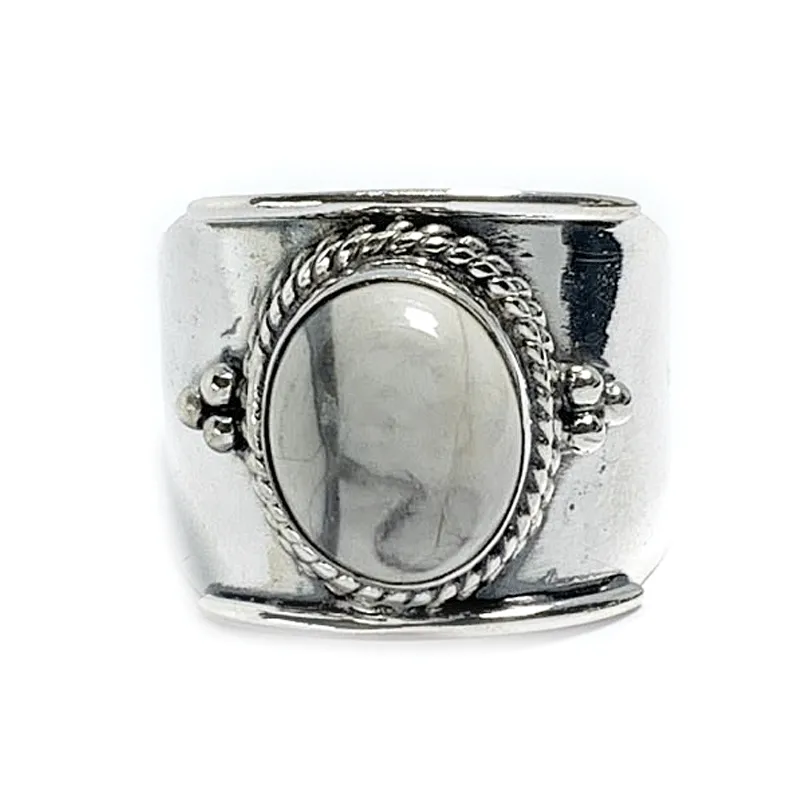 Meila Howlite Silver Saddle Ring