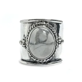 Meila Howlite Silver Saddle Ring