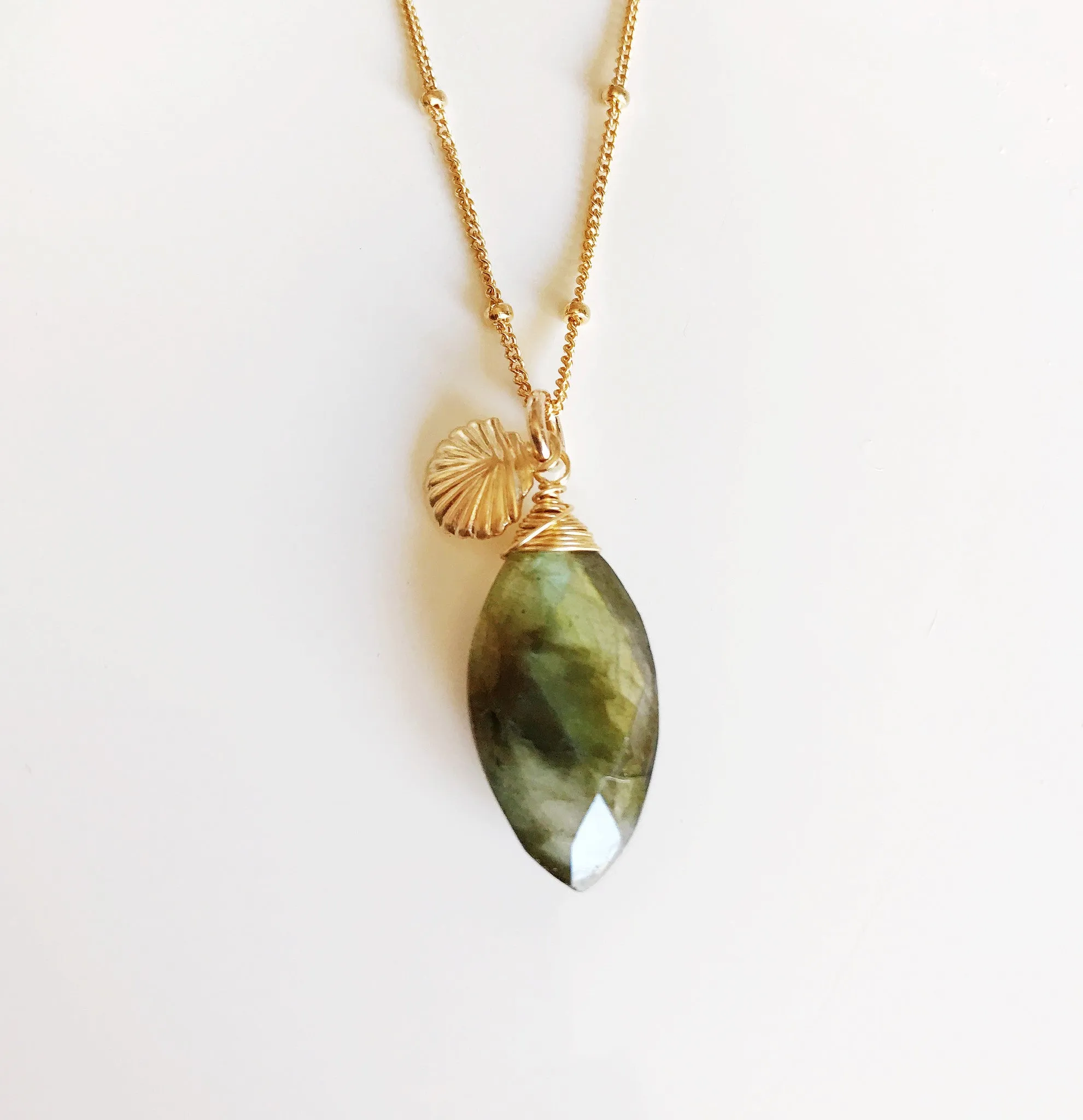 Necklace Keri - Marquise labradorite (N229)