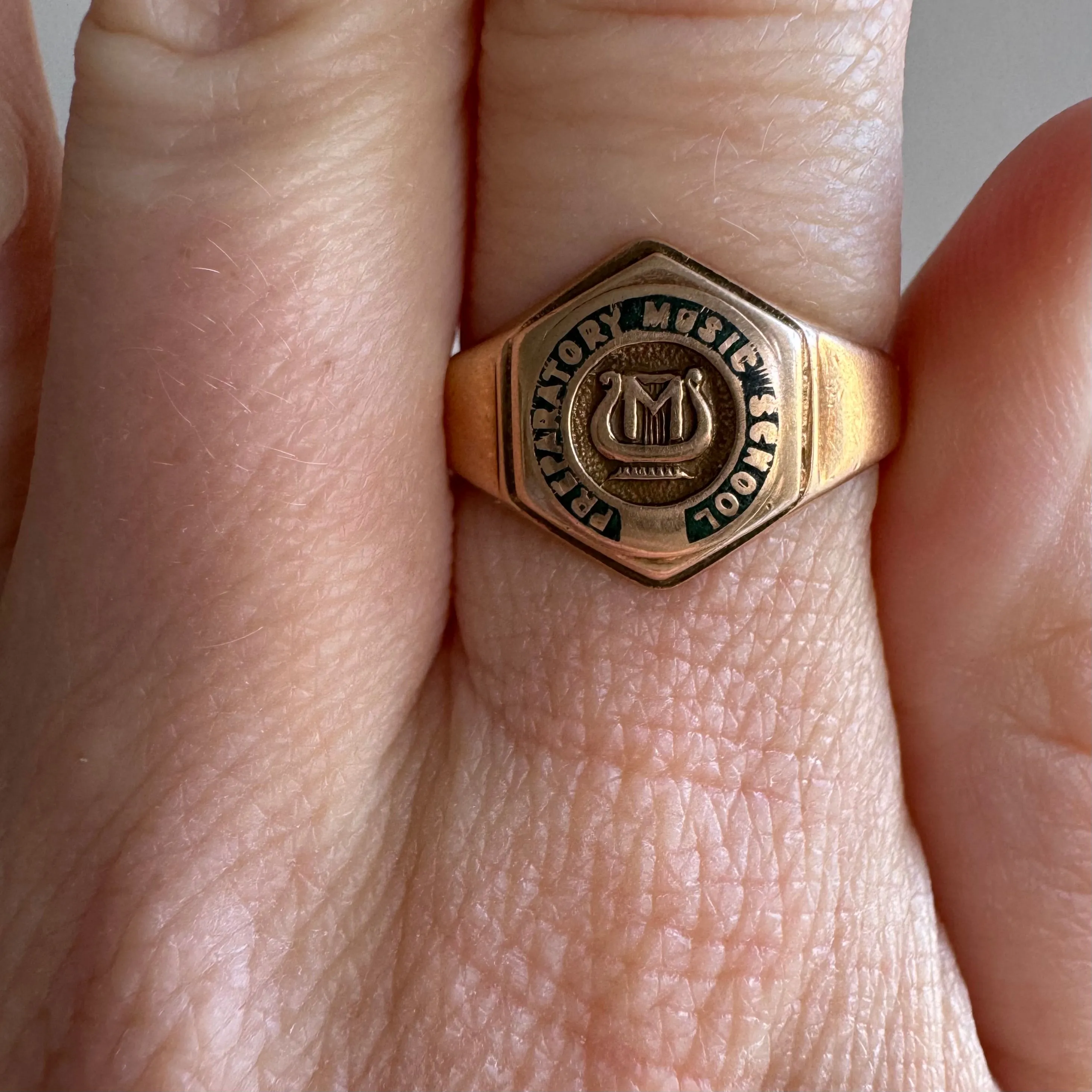 V I N T A G E // preparatory music school / 10k rosy gold music school class ring / size 7.5 