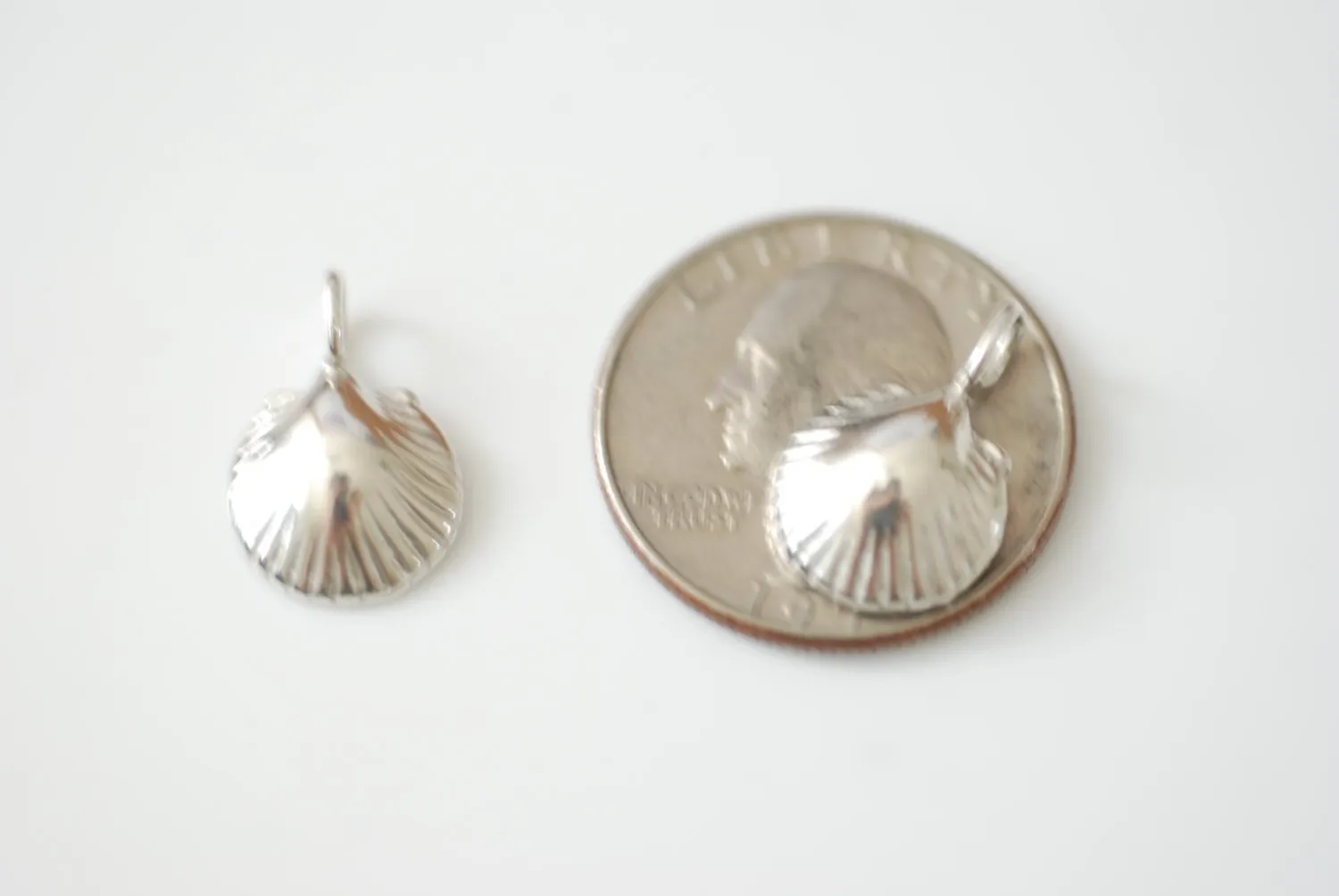 Wholesale Sterling Silver Sea shell, silver sea shell, Sea shell charm, sea life nautical beach charm, vermeil gold clam shell charm pendant, 70