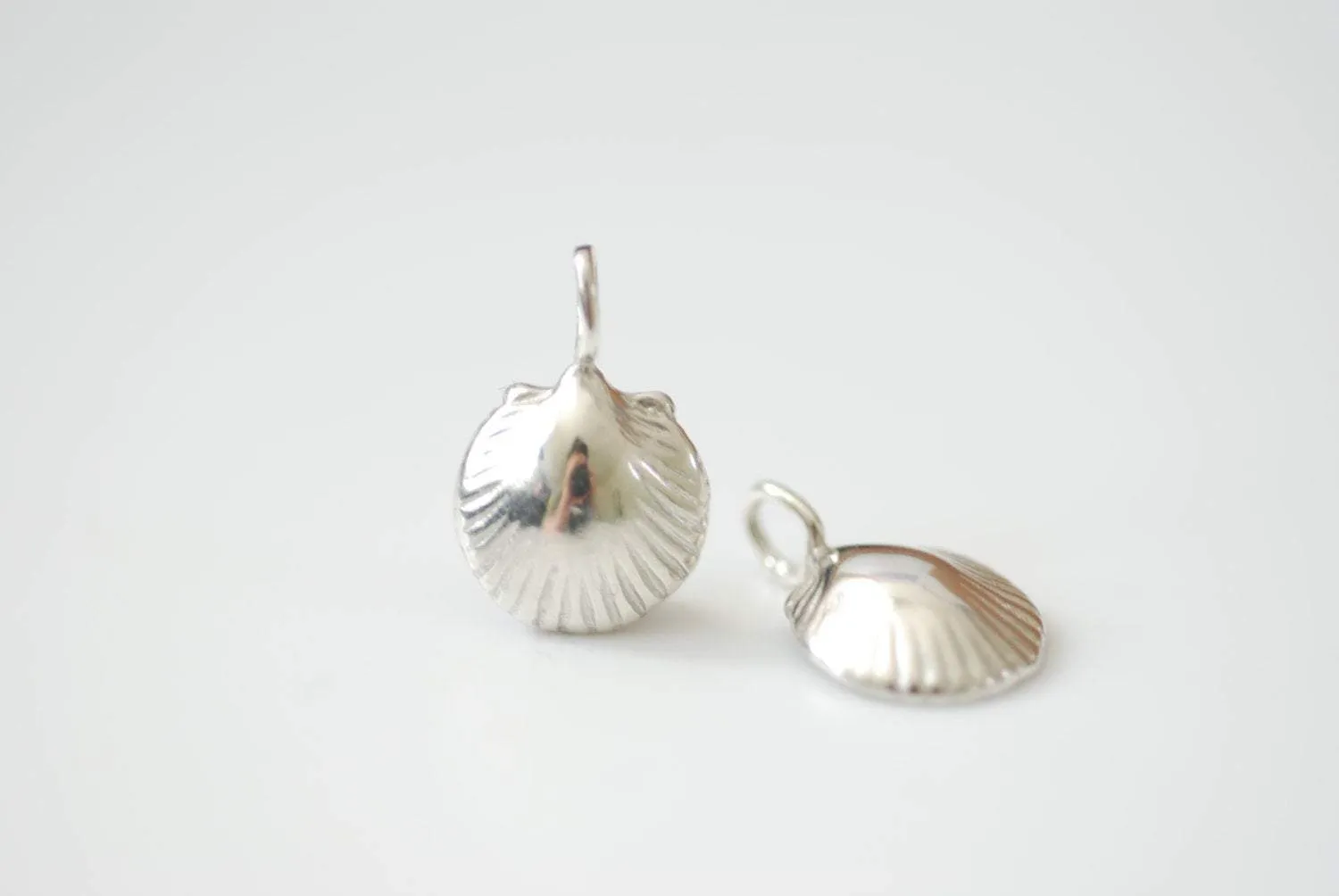 Wholesale Sterling Silver Sea shell, silver sea shell, Sea shell charm, sea life nautical beach charm, vermeil gold clam shell charm pendant, 70